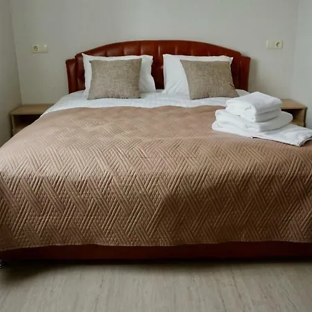 Zhuliany Otel